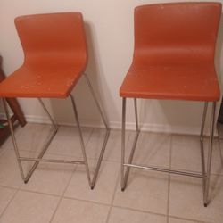 2. High Bar Stools in Excellent Condition $20 📐