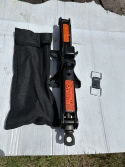 2021 Nissan NV200 Car Jack 