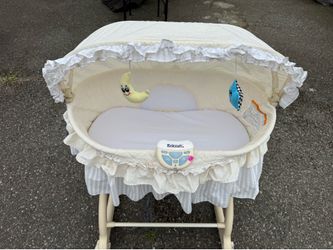 Kolcraft bassinet