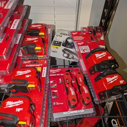 Milwaukee tape measures XL  t shirts 74 pc  impact bit sets drive sockets hex key set