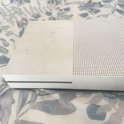 Xbox One S (NO CONTROLLER)