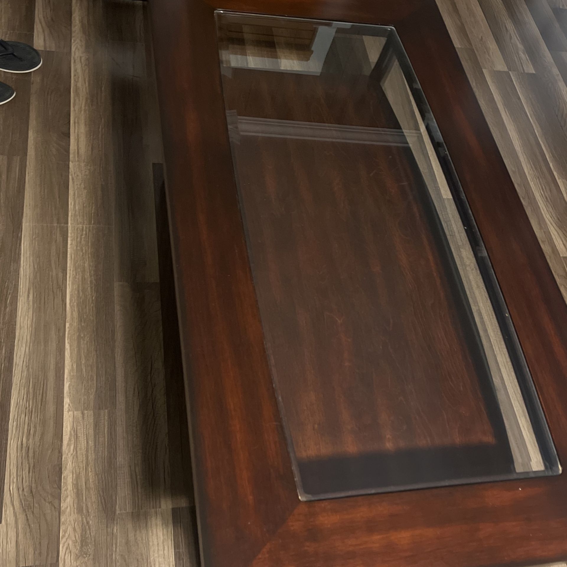 coffee table coffee color in good condition