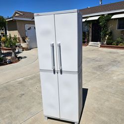 Keter Outdoor storage cabinet,  like new condition
