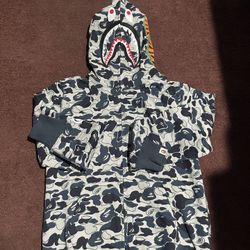 Grey Bape Hoodie 🦈🦈🌑