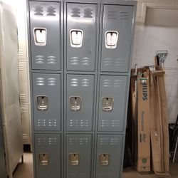 Nee Lockers 