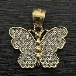 10K Butterfly Pendant 👌🏽