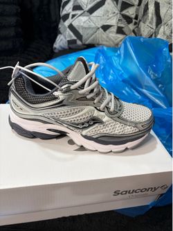 BRAND NEW SAUCONYS