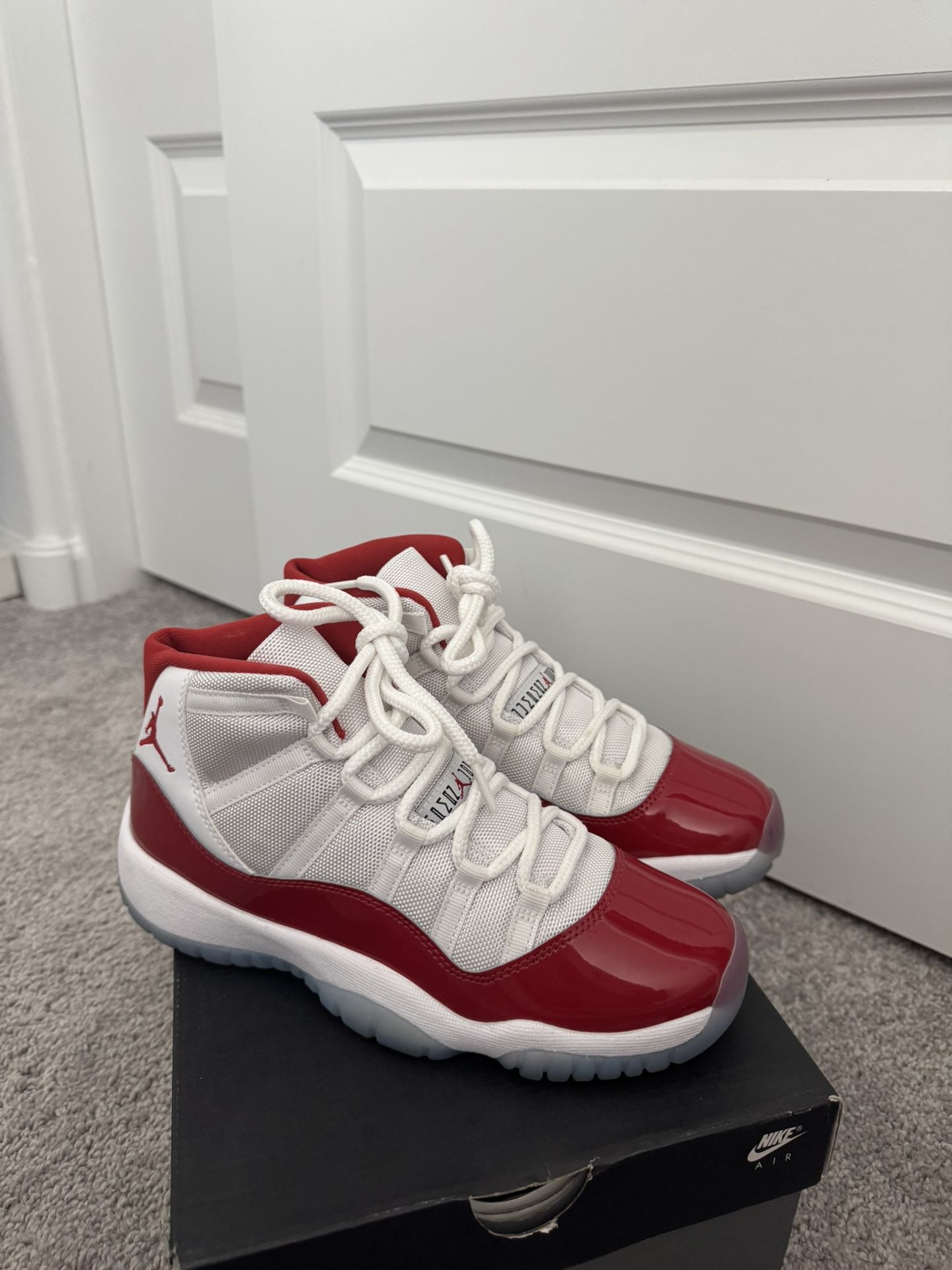 Air Jordan 11 Retro “cherry” 2022