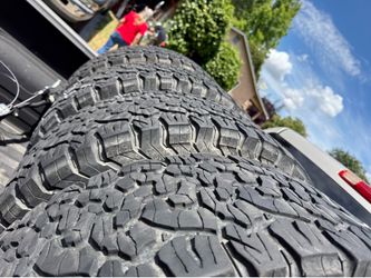 Slightly used JEEP WRANGLER tires