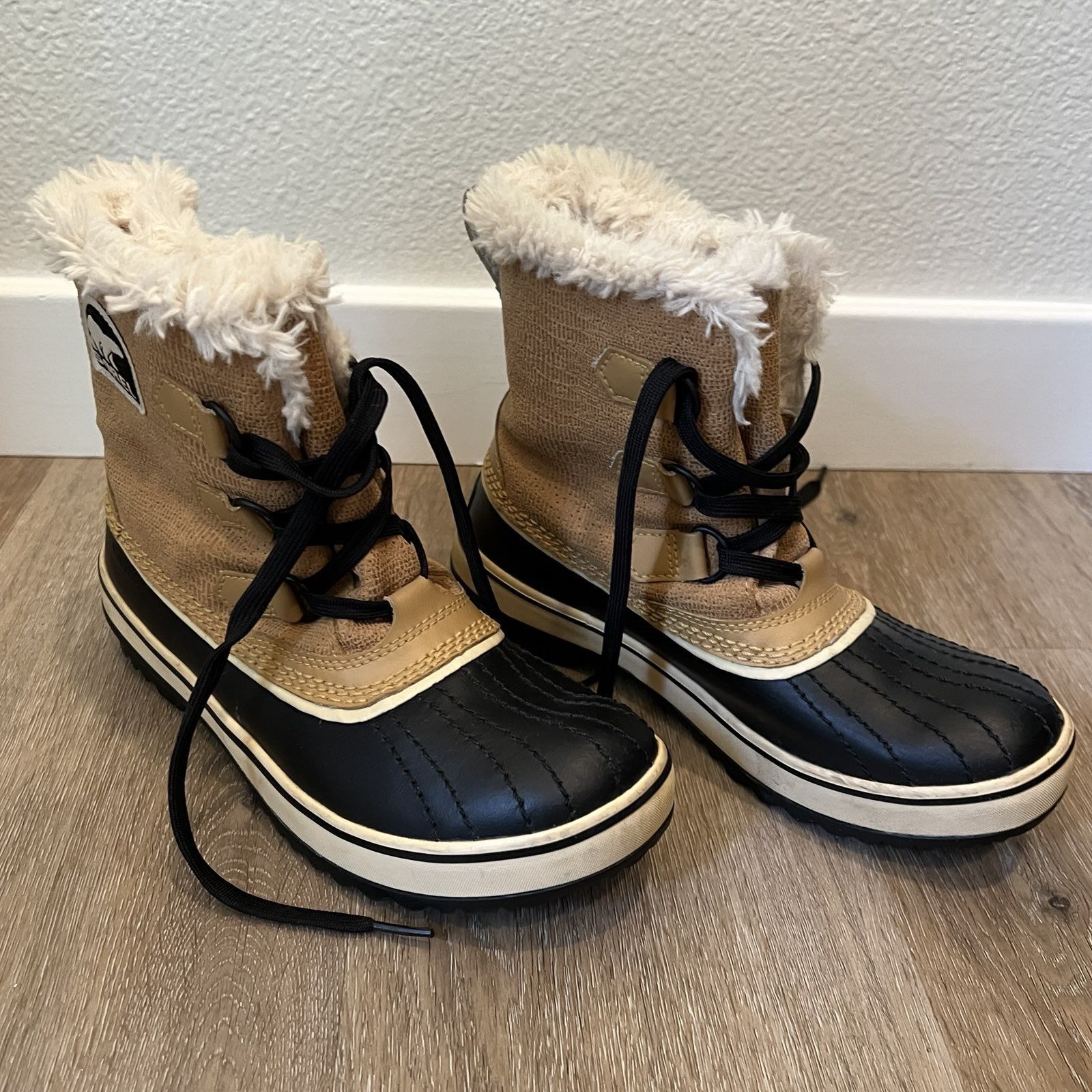 Sorel Women's Insulated/Waterproof Caribou Snow Boots
