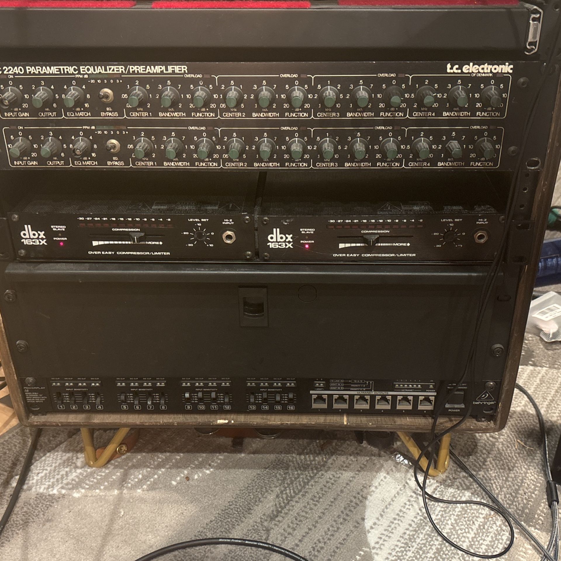 2x DBX 163x Over Easy Compressors