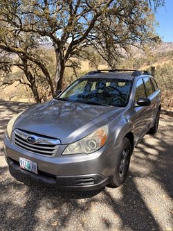 Suburu Outback Silver 2010 2.5i AWD