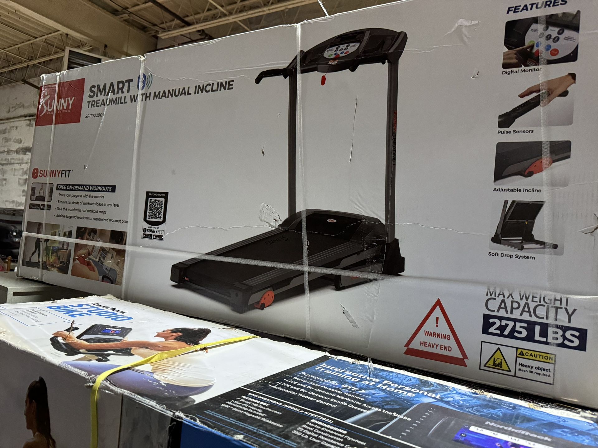 Treadmill with Adjustable I...