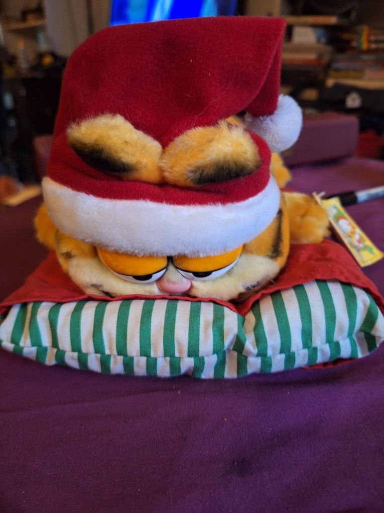 Vintage1981 GARFIELD Christmas Plush Toy W/ Tags