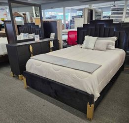 Black Velvet Bedroom Set with Dresser and Mirror