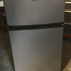 Mini Fridge/Freezer