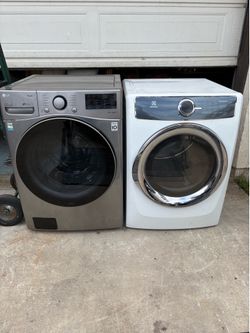 Lg washer and gas dryer like new condition
