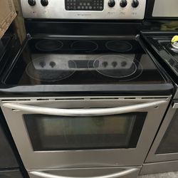 30” Frigidaire Gallery Stainless Steel stove 