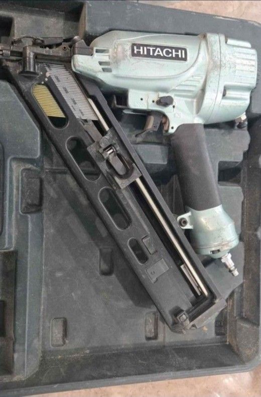 Hitachi Finisher Nail Gun