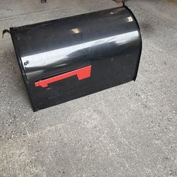Large Lockable Mailbox