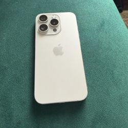 iPhone 15 Pro 512 GB Natural Titanium