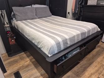 Queen bed