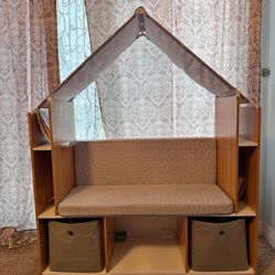Kids reading nook