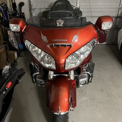 2008 Honda Goldwing with ABS & Auto Park 