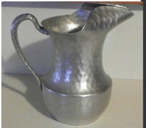 Vintage Everlast Metal Hand Forged Hammered Aluminum Pitcher #625