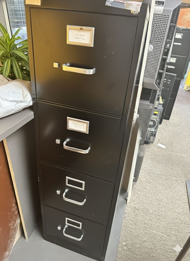 Durable Steel Filing Cabinet - Perfect for Office or Home Organization!