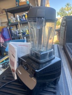 * “Vitamix Creations II Blender – Powerful – Works Great + Recipe Book”