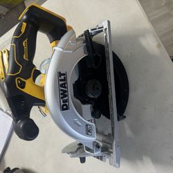 Dewalt 20V Brushless 6 1/2 Inch Circular Saw