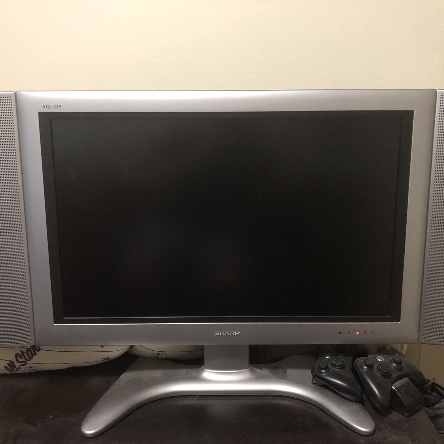 OLD Sharp aquos LC-30HV4U 30-inch LCD Flat Panel TV/ Monitor for