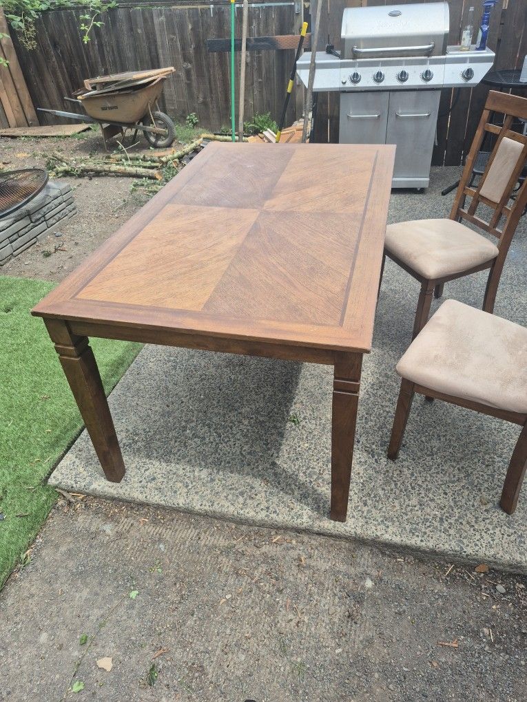 Dinner Table And 5 Chairs