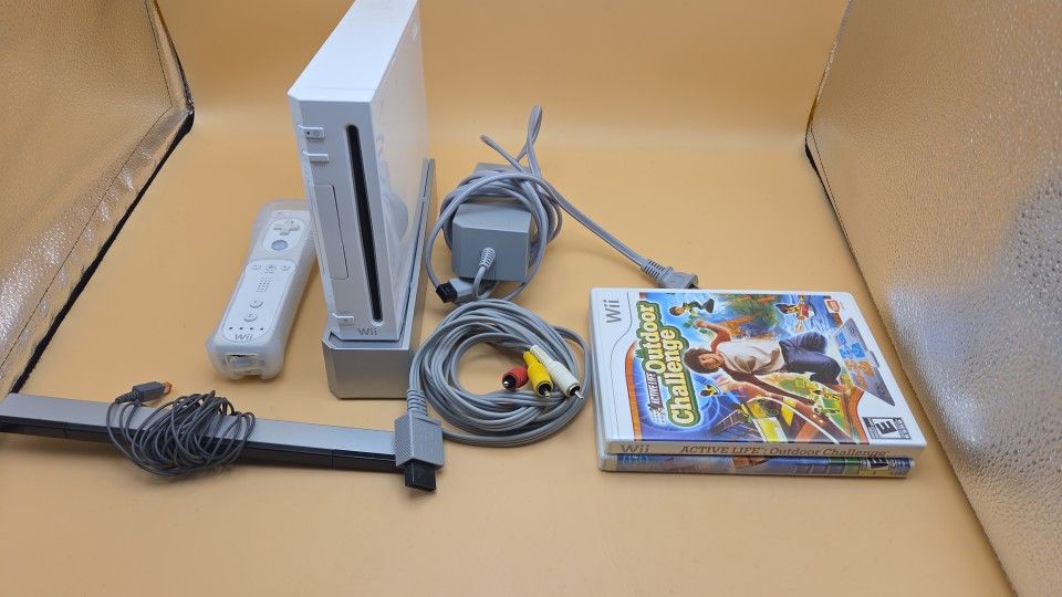 Gamecube Compatible Wii With 2Games