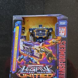 Transformers Legacy United Soundwave 