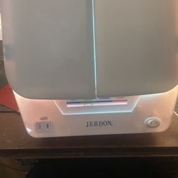 Jerdon Tri-Fold Two Sided Makeup Vanity Mirror with Lights JGL 10W