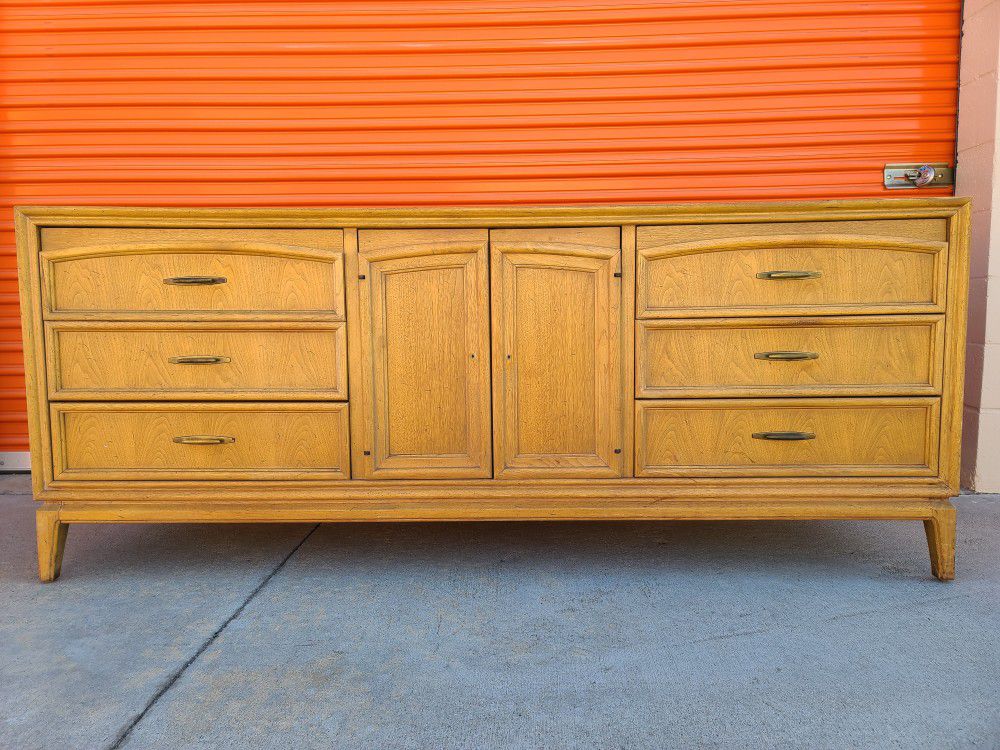 Vintage mid-century modern dresser