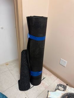 3 Palet racks estates pallets y 4 rolls flooring Genie mat RST02 Soundproofing