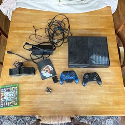 Xbox One With Rechargeable Controllers 