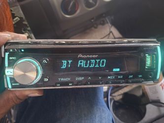 STEREO PIONEER CD AUX USB BLUETOOTH CAMBIA DE DIFERENTES COLORES GOOD CONDICIÓN ABLO ESPAÑOL
