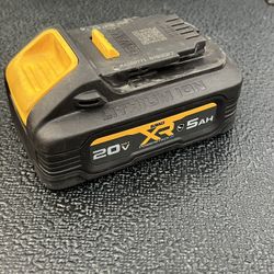 Dewalt 20v Max XR Powerstack Lithium-ion Oil Resistant 5.0ah Battery