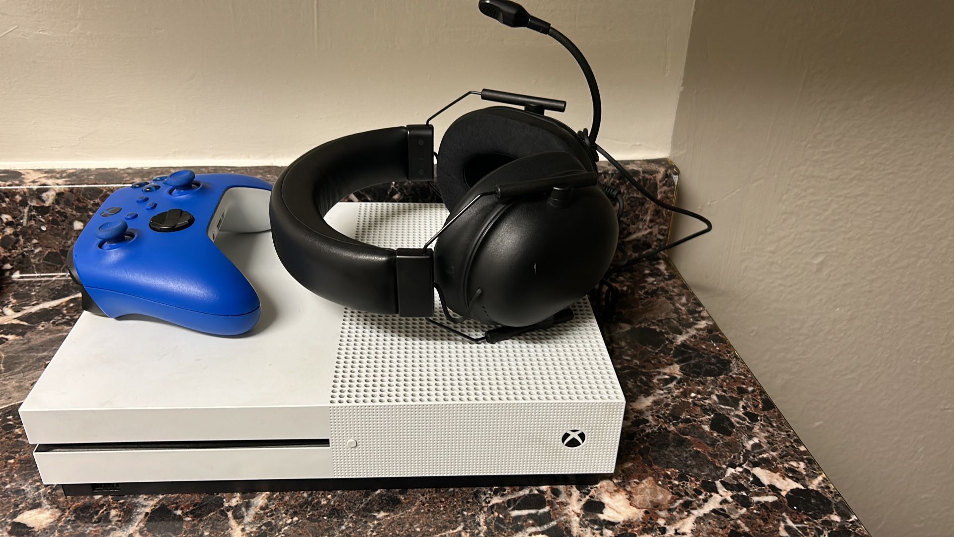 Xbox One S