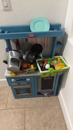 Play kitchen