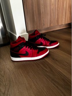 Air Jordan 1 Mid 'Reverse Bred'| Size 9.5