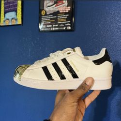 opleiding versieren beklimmen Adidas Superstar Metal Toe “Gold” for Sale in Wichita, KS - OfferUp