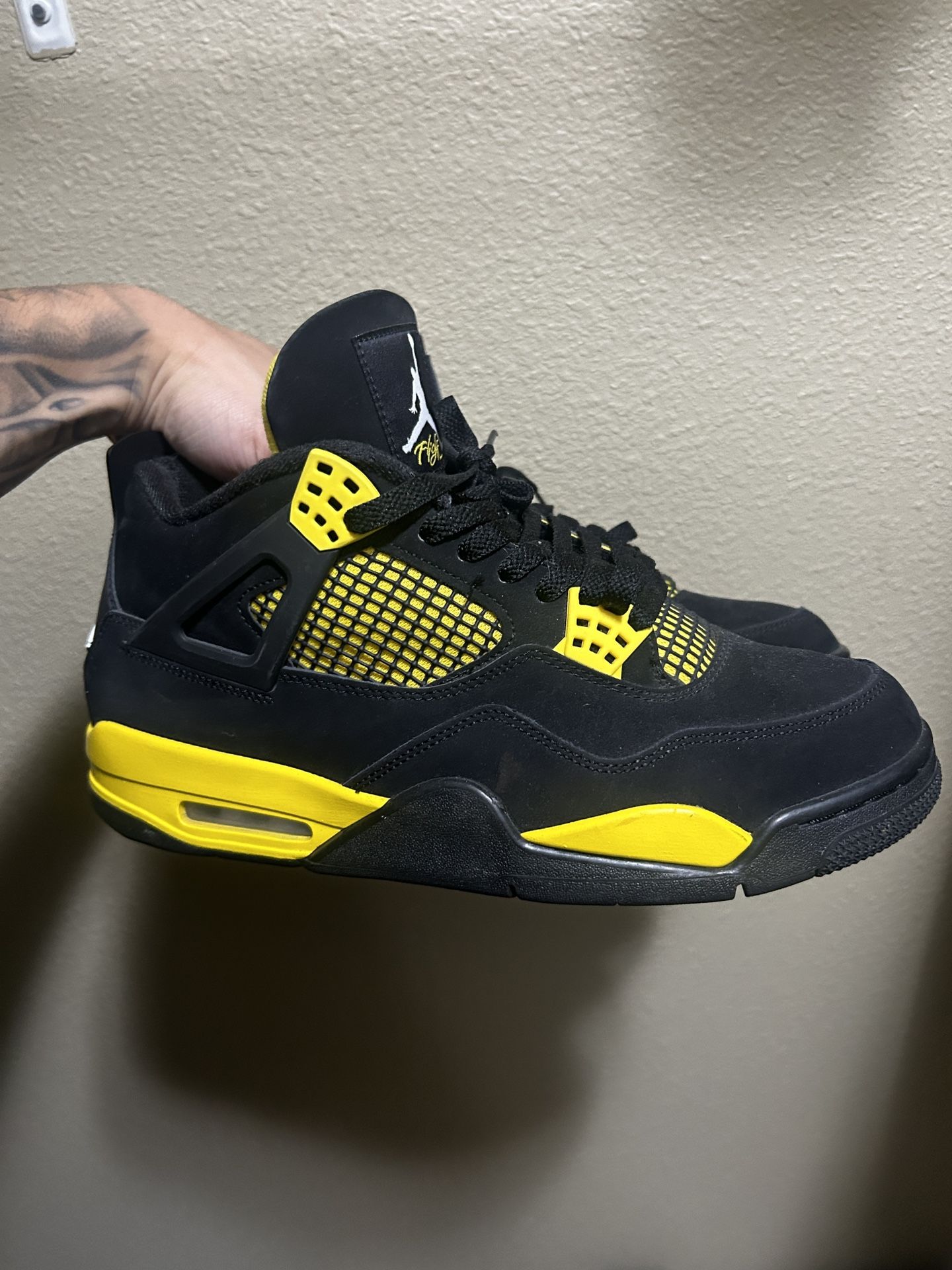 Jordan 4 Retro Thunder