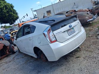 2013 TOYOTA PRIUS PARTS!! CHEAP!! OR BUY ALL!!