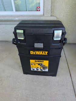 DEWALT 16 in. 4-in-1 Cantilever Tool Box Mobile Work Center with Removable Tray New
