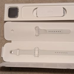 NEW !!! Apple Watch Series 8 45mm Silver Aluminium Case White Sport Band GPS